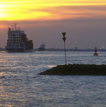 Praxistörn Nachtfahrt im Hamburger Hafen
